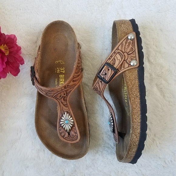 Birkenstock Unique Tooled Thong Gizeh Sandals - Picture 1 of 9